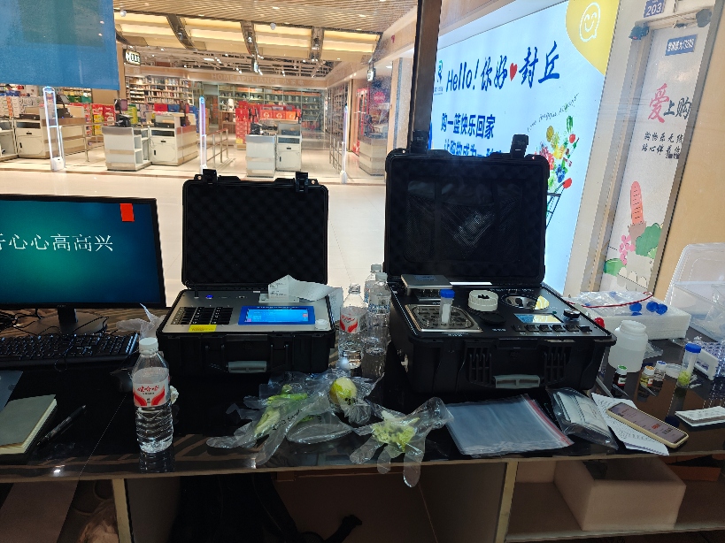 封丘县瑞封华茂城超市配备优云谱食品安全检测设备，筑牢食品安全防线